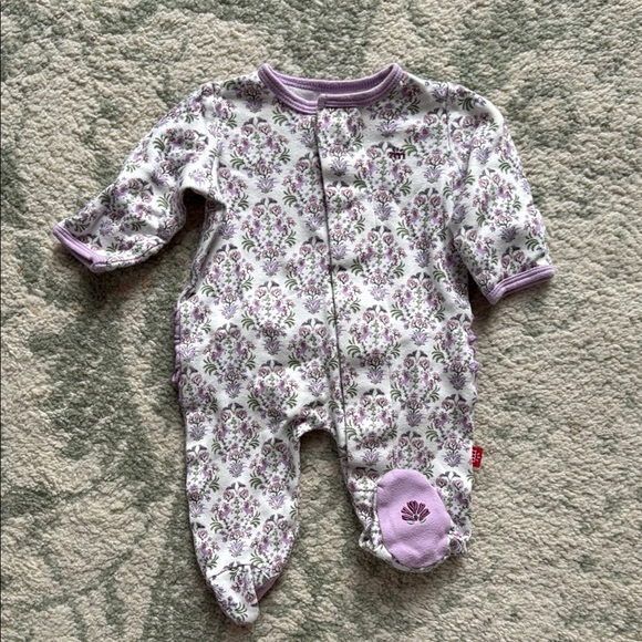 Magnetic Me Footie - Picture 1 of 4